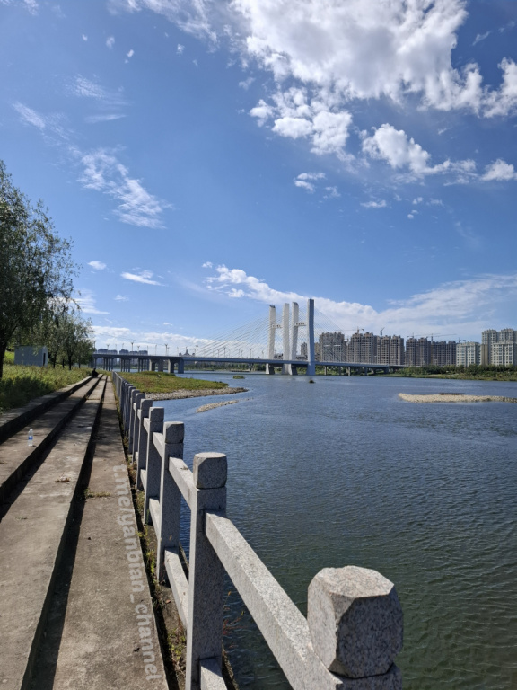Photo 1731468638047